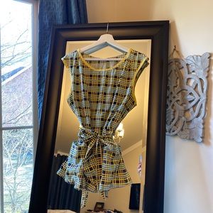 Adorable 3-Pocket Top